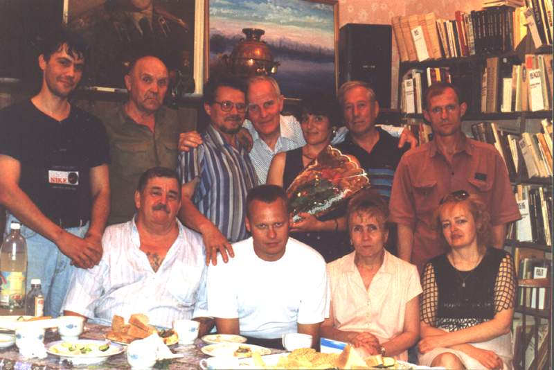 Гуковские литераторы в литгостинной ЦБС. 7 июня 2000 г.